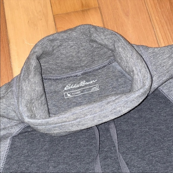 Eddie Bauer pullover - Picture 2 of 3